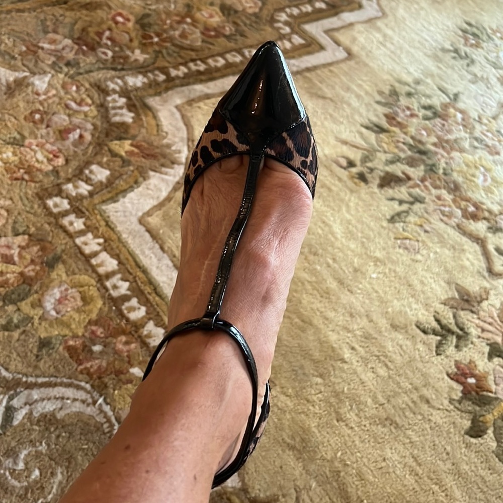 Black w/leopard Italian designer pumps, all leather,w/patent  in t-strap design